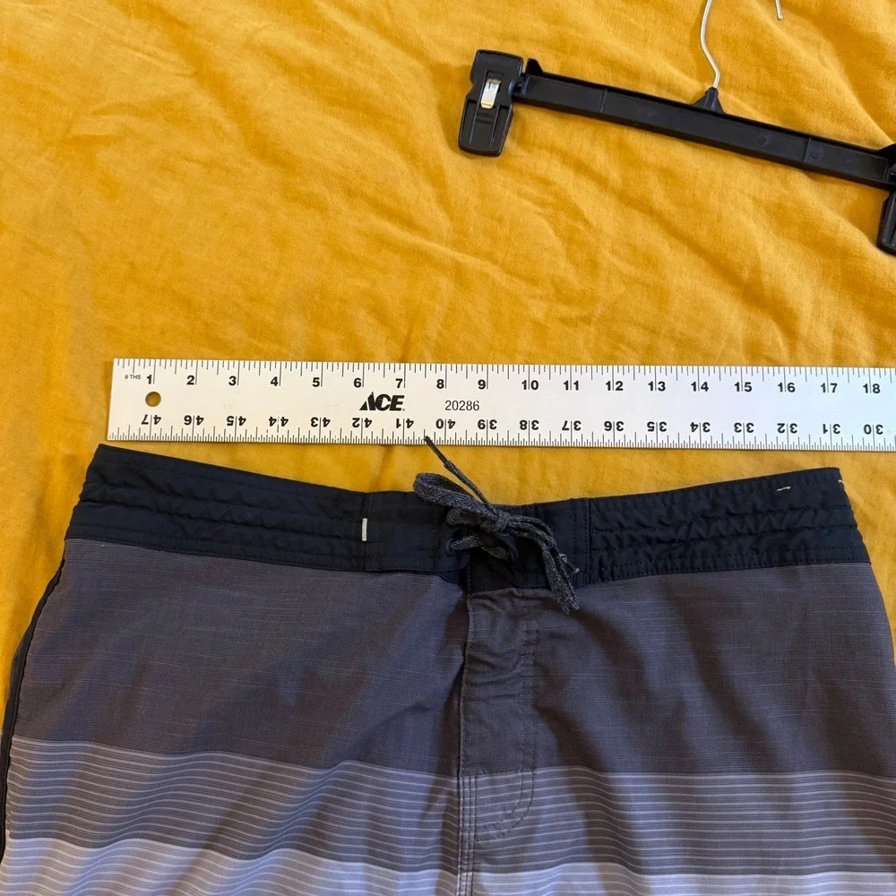 Quiksilver Mens Grey Striped Recycled Board Shorts Size 34 Swim‎ Trunks